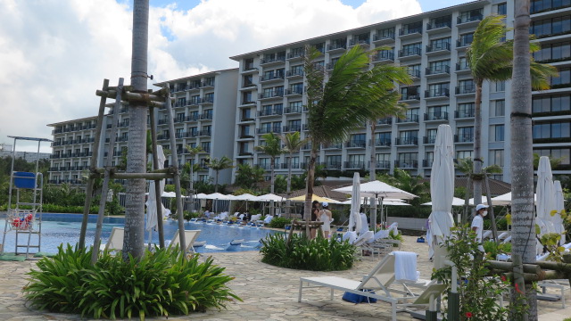 ハレクラニ沖縄 プール