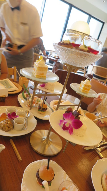 ハレクラニ沖縄 レストラン アフタヌーンティー