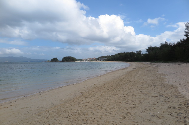 ハレクラニ沖縄 ビーチ