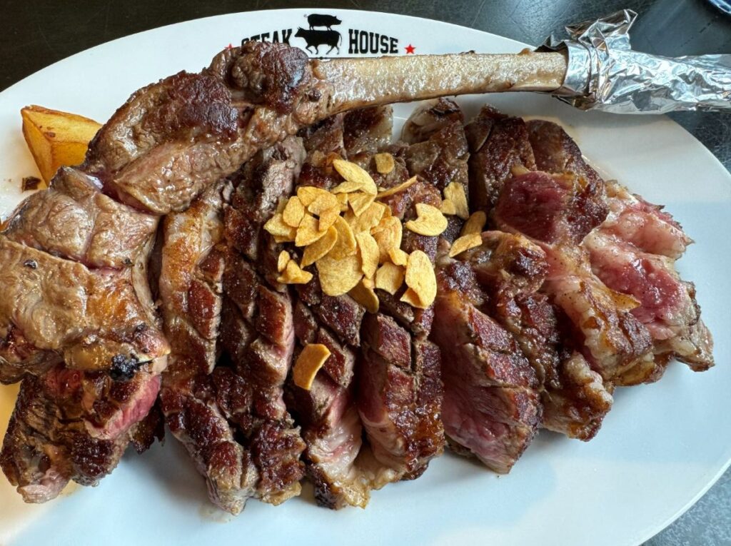 ハレクラニ沖縄 周辺レストラン ステーキハウスなかま