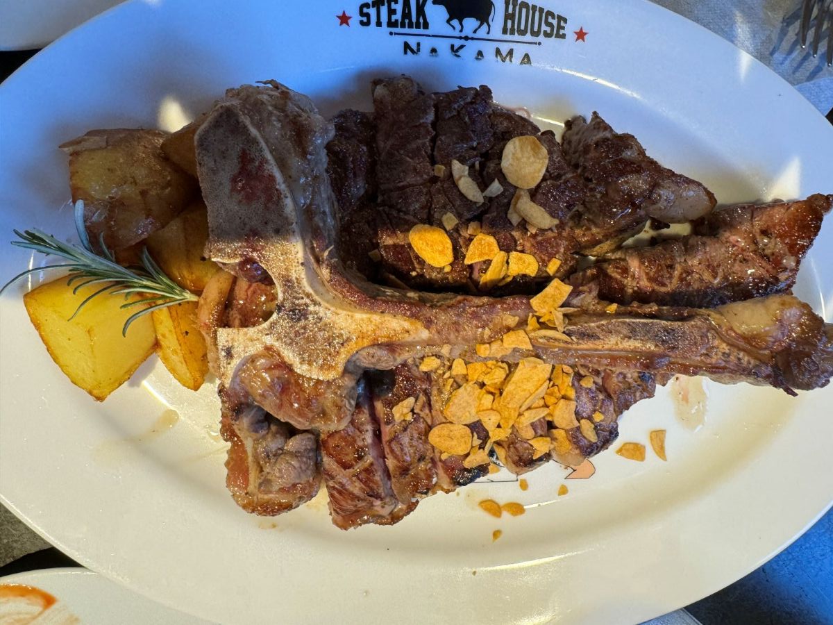 ハレクラニ沖縄 レストラン ステーキハウスなかま