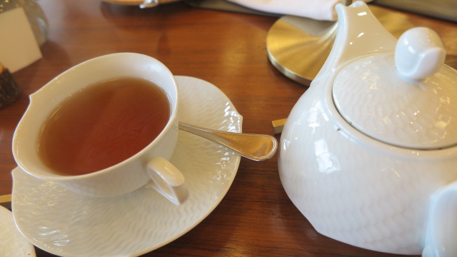 ハレクラニ沖縄 アフタヌーンティー サンセットバー スペクトラム