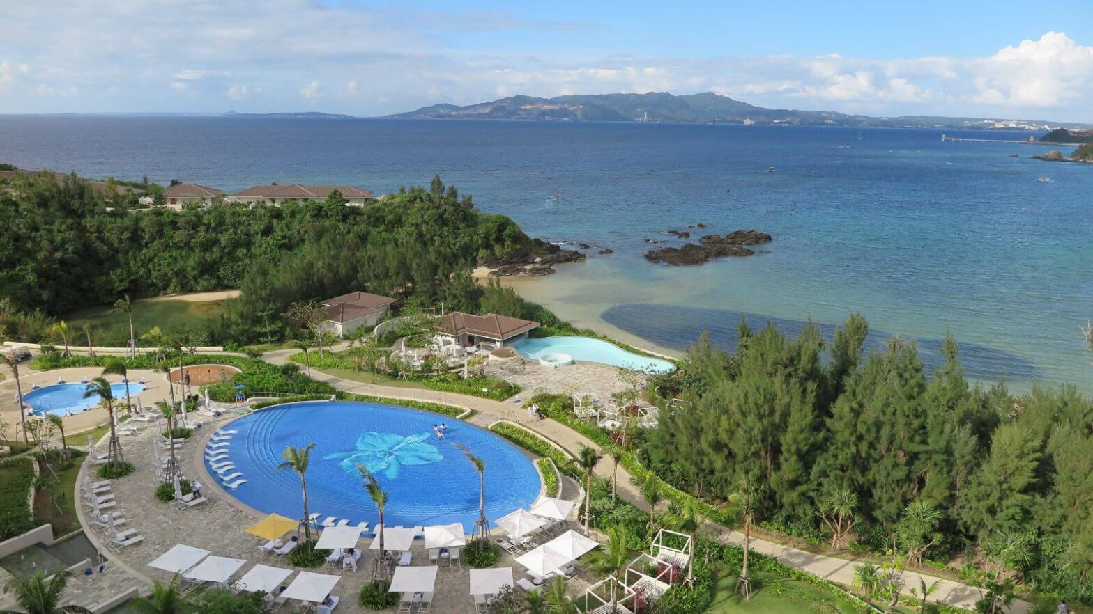 ハレクラニ沖縄 プール ビーチ 子連れ リゾート