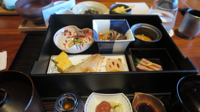 ハレクラニ沖縄 朝食 青碧蒼 和定食